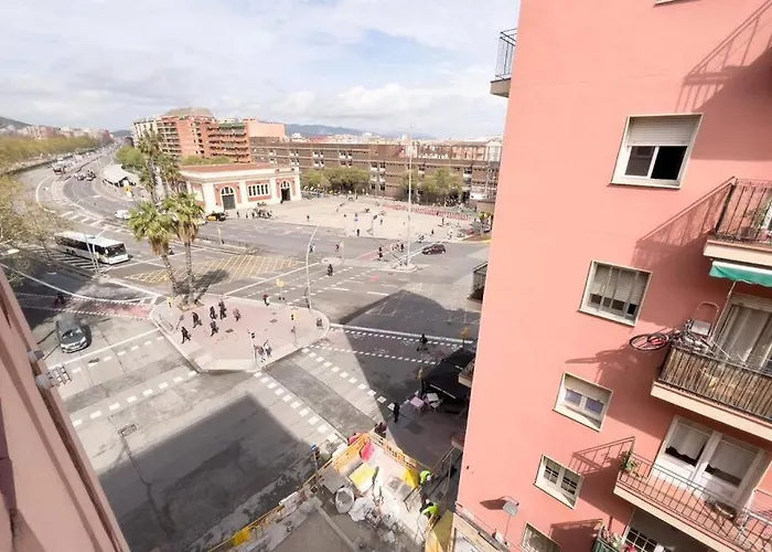Bebarceloner Sant Andreu Apartments - 3 Bedrooms
